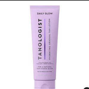 Tanologist Daily Glow Hydrating Gradual Tan Lotion